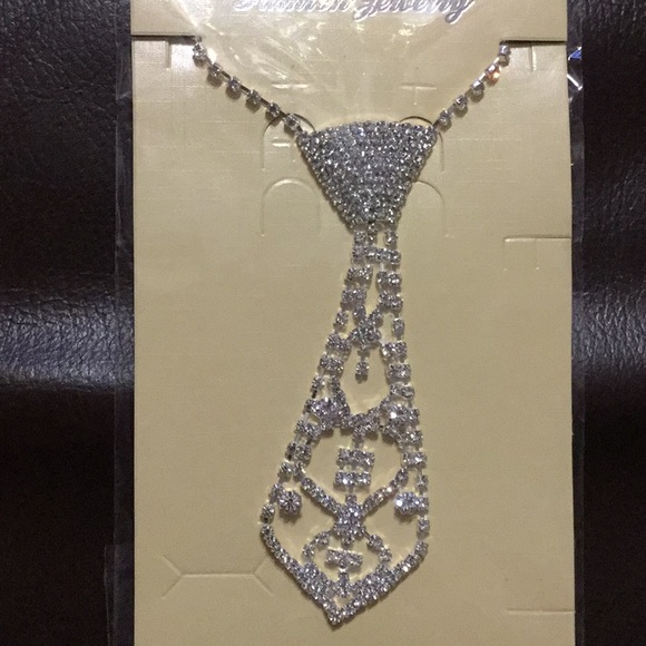 Elegant fashion glitter crystal tie necklace - Picture 3 of 3